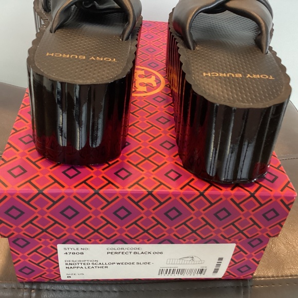Tory Burch Knotted Scallop Wedge Slide Nappa Leather Size 8 - Picture 4 of 6
